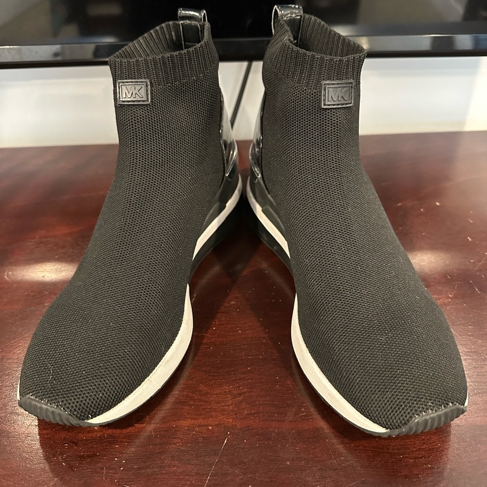 MICHAEL Michael Kors Black Sock-Fit Sneakers. Size 8.